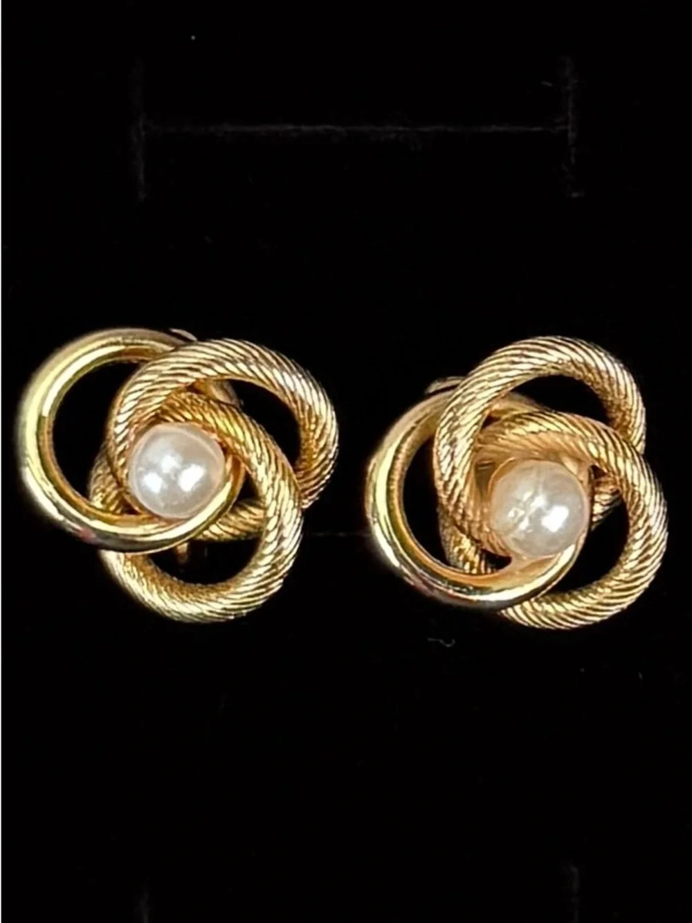 Vintage goldtone, faux pearl clip on earrings